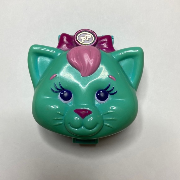 1993 Polly Pocket Cuddly Kitty Compact with 1 figure - Picture 2 of 9